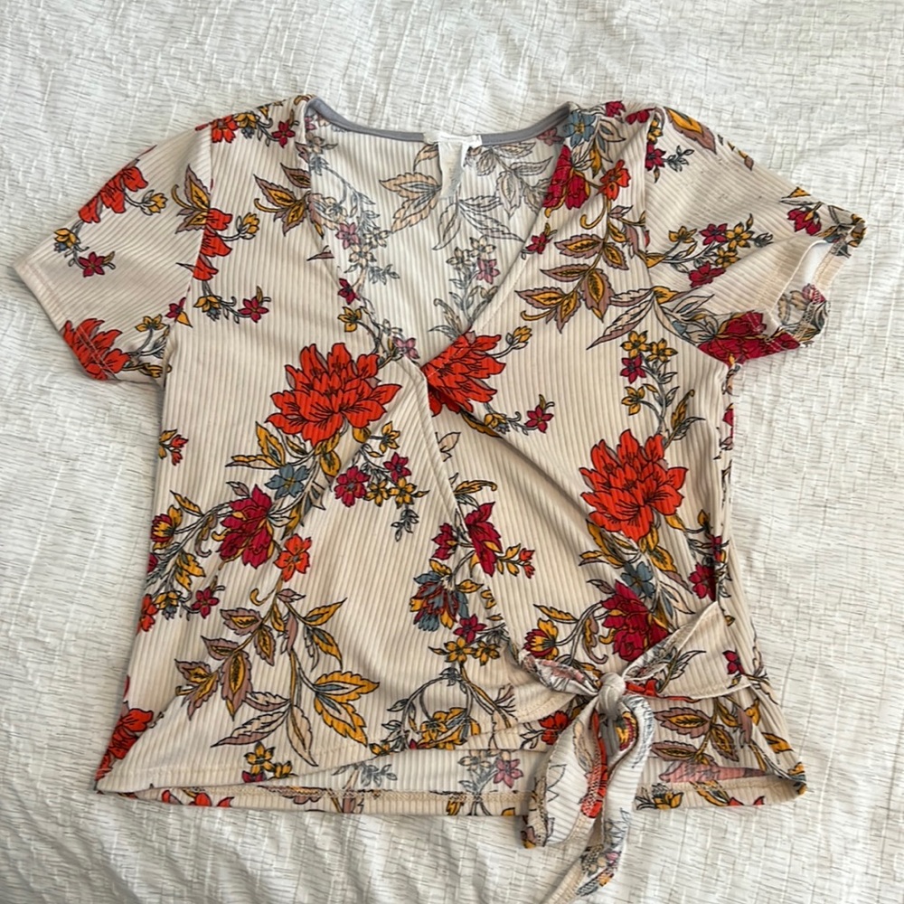 TINY WILLOW | Floral Top